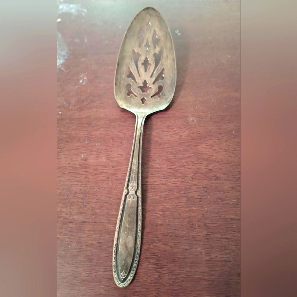 Isabella Silverplate Serving Utensil
